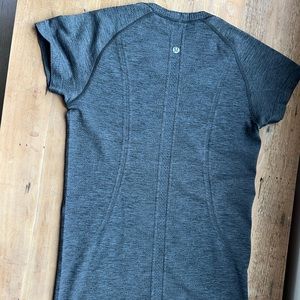 Swiftly Tech Short Sleeve shirt 2.0 charcoal grey
